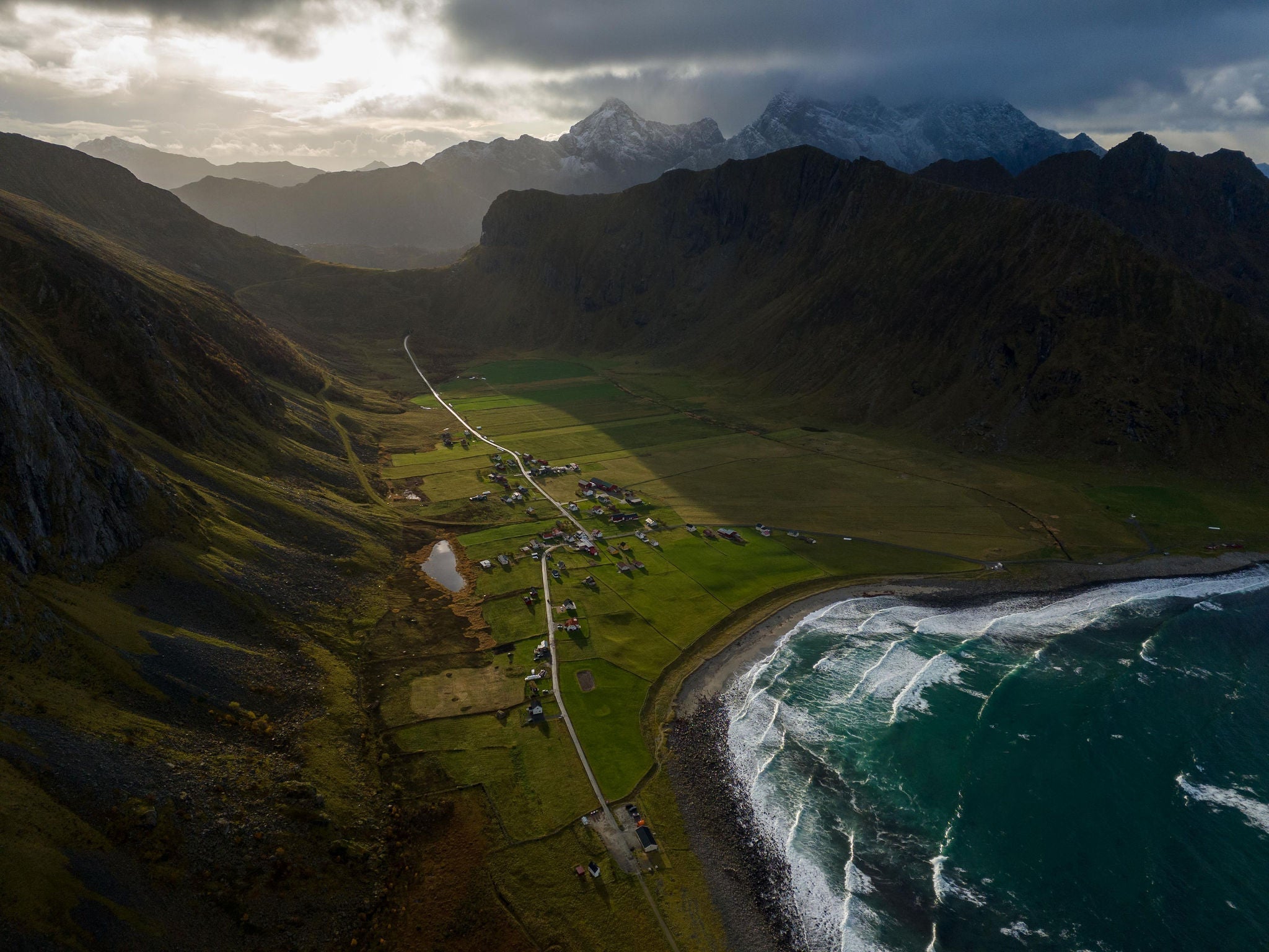 🏄♂️ Surfing in the Arctic: How Incrediwear Helped Us Recover and Keep Going ❄️