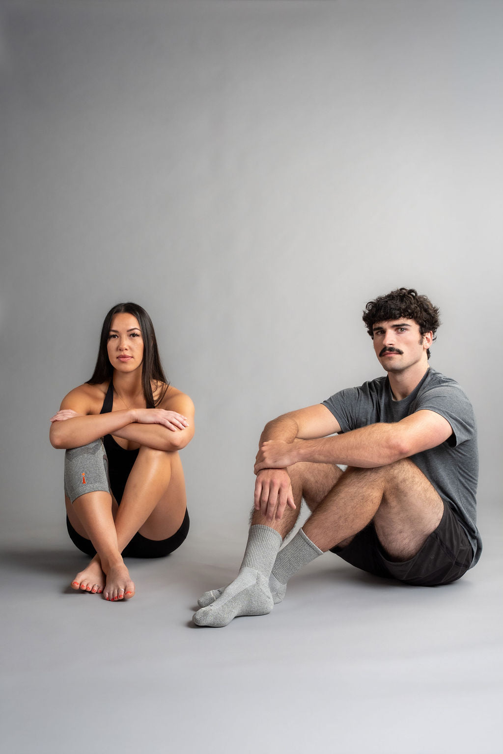 KNEE SLEEVE AND CIRCULATION SOCKS BUNDLE